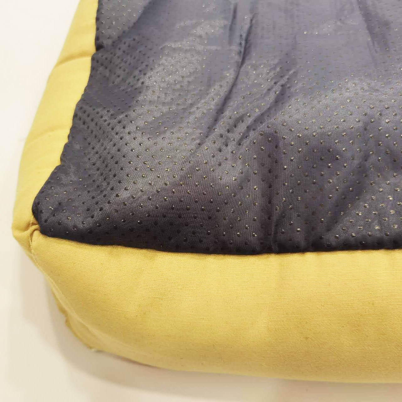 Imagen de Productos para mascotas y animales Cama para Perros de Loneta, Amarillo en color S - 52x41x17cm de Meishida